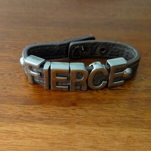 🌸 FIERCE statement bracelet